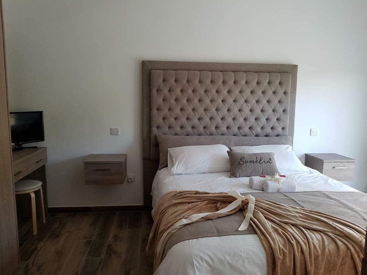 Evmelia Kakopetria Suites Exteriör bild